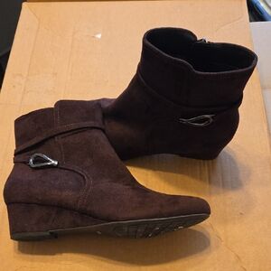 Impo Garwyn Brown Suede Memory Foam Boots